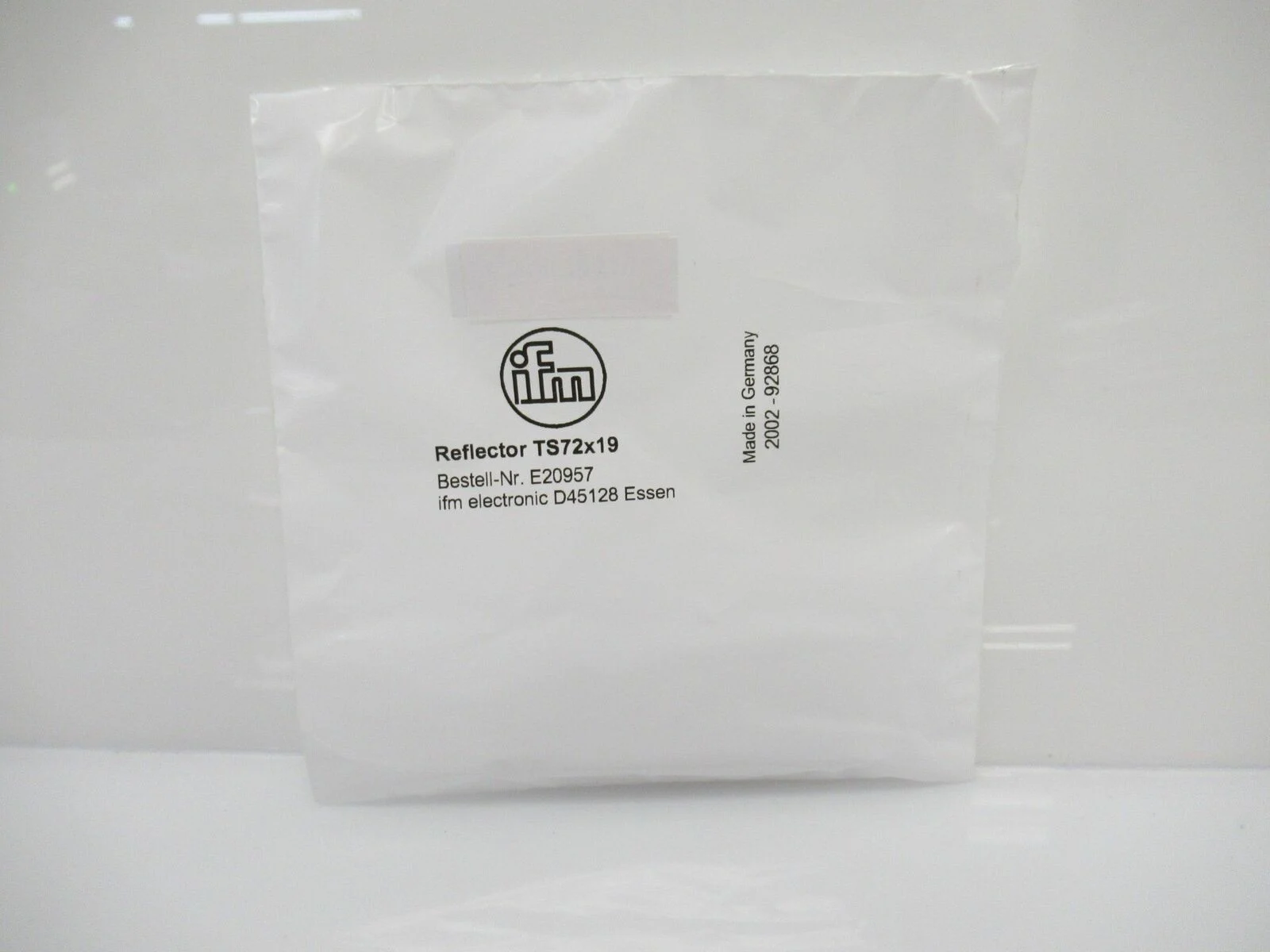 E20957 Ifm Electronic Reflector For Retro-Reflective Sensors 72 x 19mm