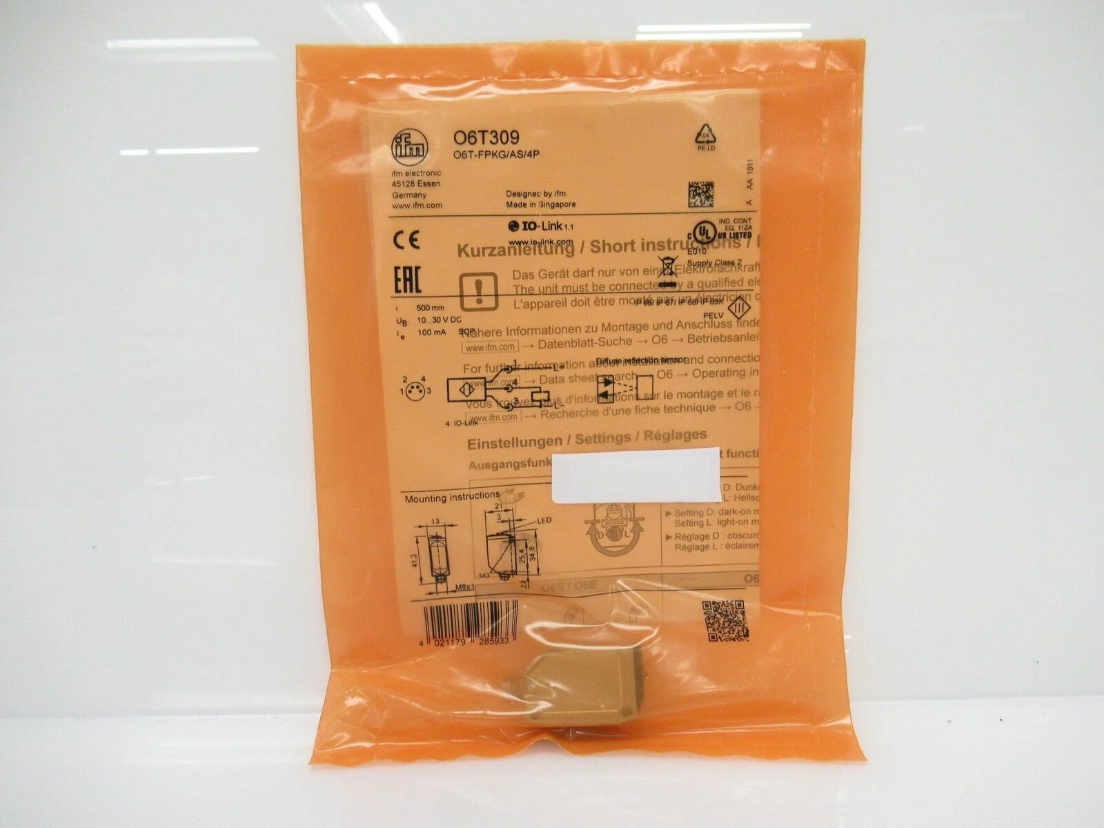 O6T309 Ifm Electronic Diffuse Reflection Sensor, M8 Connector